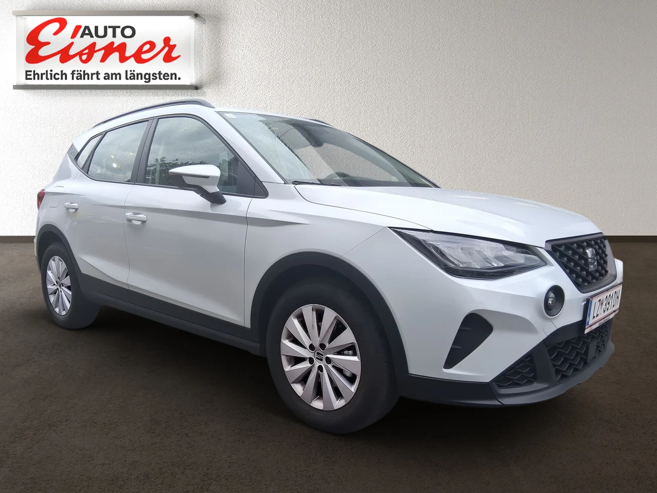 Seat Arona 1,0 TSI 70 kW manualna rok 2025, Nevada-Weiß Metallic, 5000 km, Austria — zdjęcie 14 z 15
