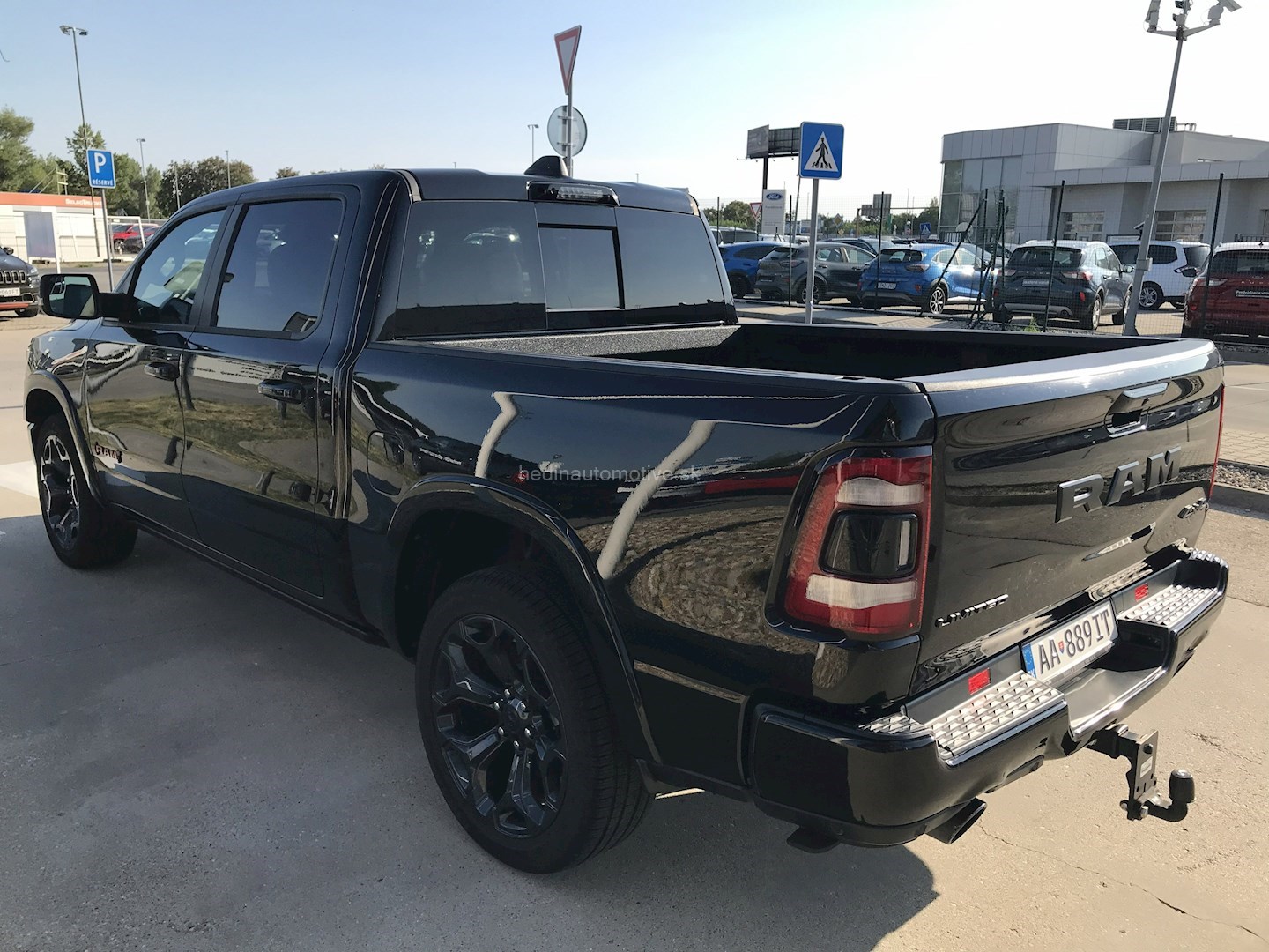 Dodge Ram CrewCab 5,7 295 kW rok 2023, 13 801 km, Słowacja — zdjęcie 8 z 22