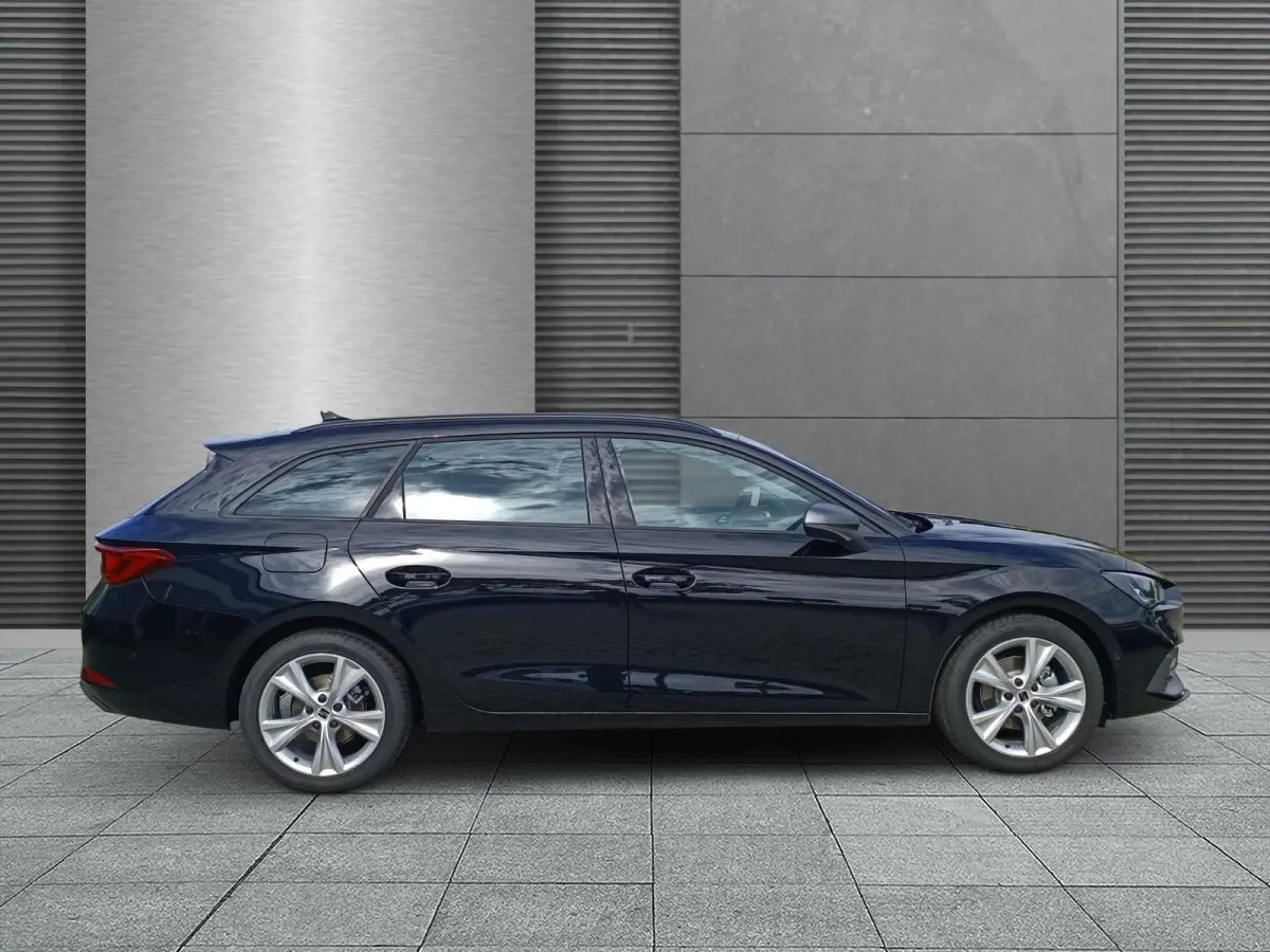Seat Leon 1,5 110 kW DSG rok 2026, czarny, 10 km, Niemcy — zdjęcie 3 z 7