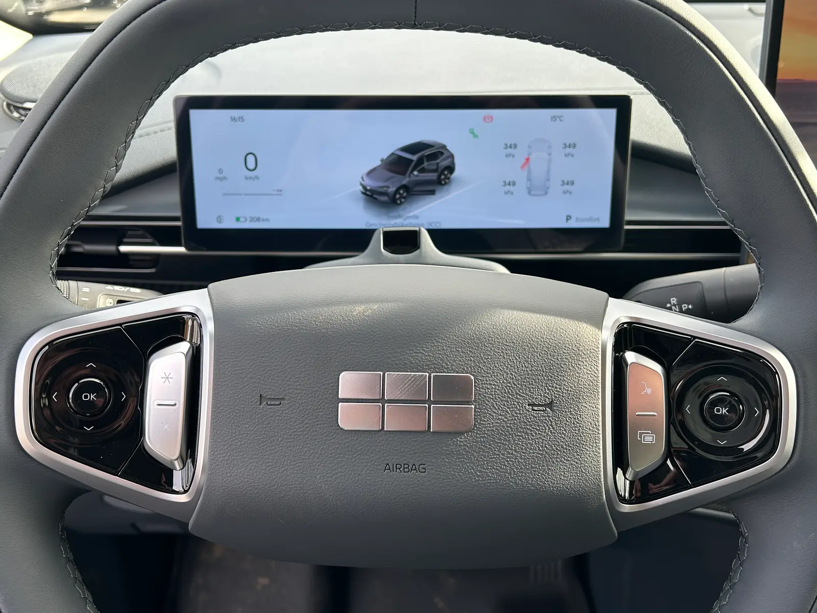 Geely E5 160 kW 68,4 automat rok 2026, biały, 25 km, Niemcy — zdjęcie 9 z 16