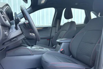 Ford Kuga 4x4 2,0 88 kW automat rok 2023, 28 767 km, Polska — zdjęcie 3 z 9