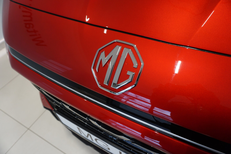 MG EHS PHEV 1.5T 21kWh automat rok 2025, czerwony, 5000 km, Polska — zdjęcie 6 z 8
