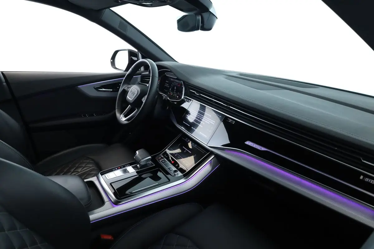 Audi SQ8 4x4 4,0 373 kW TFSI automat rok 2025, czarny, 46 100 km, Niemcy — zdjęcie 14 z 40