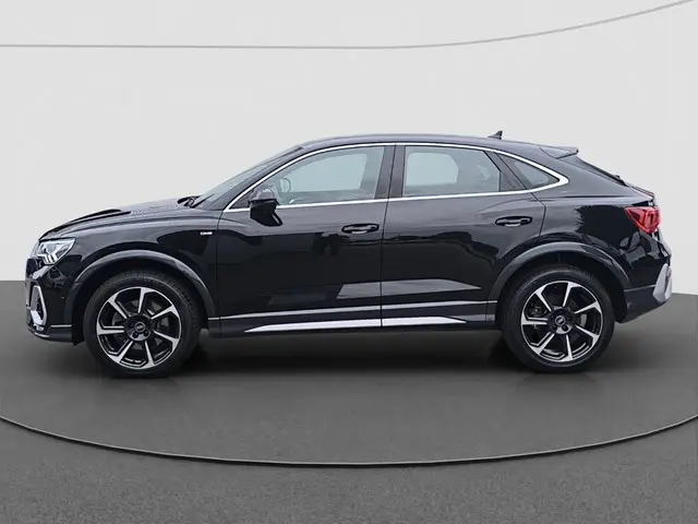 Audi Q3 4x4 2,0 180 kW TFSI automat rok 2021, czarny, 49 150 km, Niemcy — zdjęcie 4 z 21