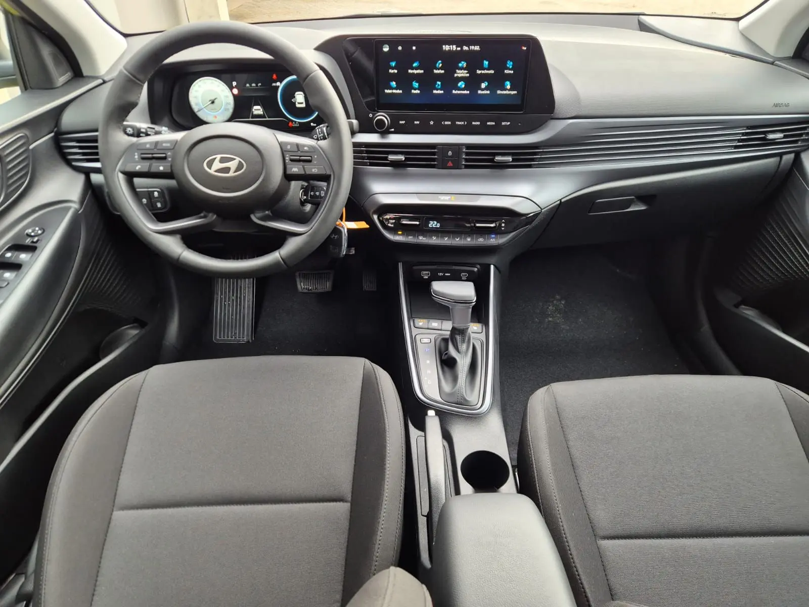 Hyundai I20 66 kW 1.0 T-GDI automat rok 2026, żółty, 2 km, Niemcy — zdjęcie 10 z 23