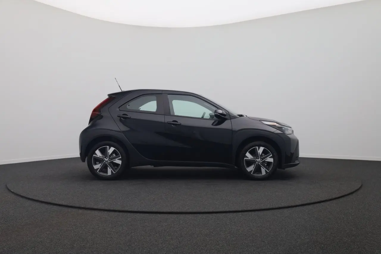 Toyota Aygo 1,5 85 kW automat rok 2026, czarny, 2 km, Niemcy — zdjęcie 6 z 23