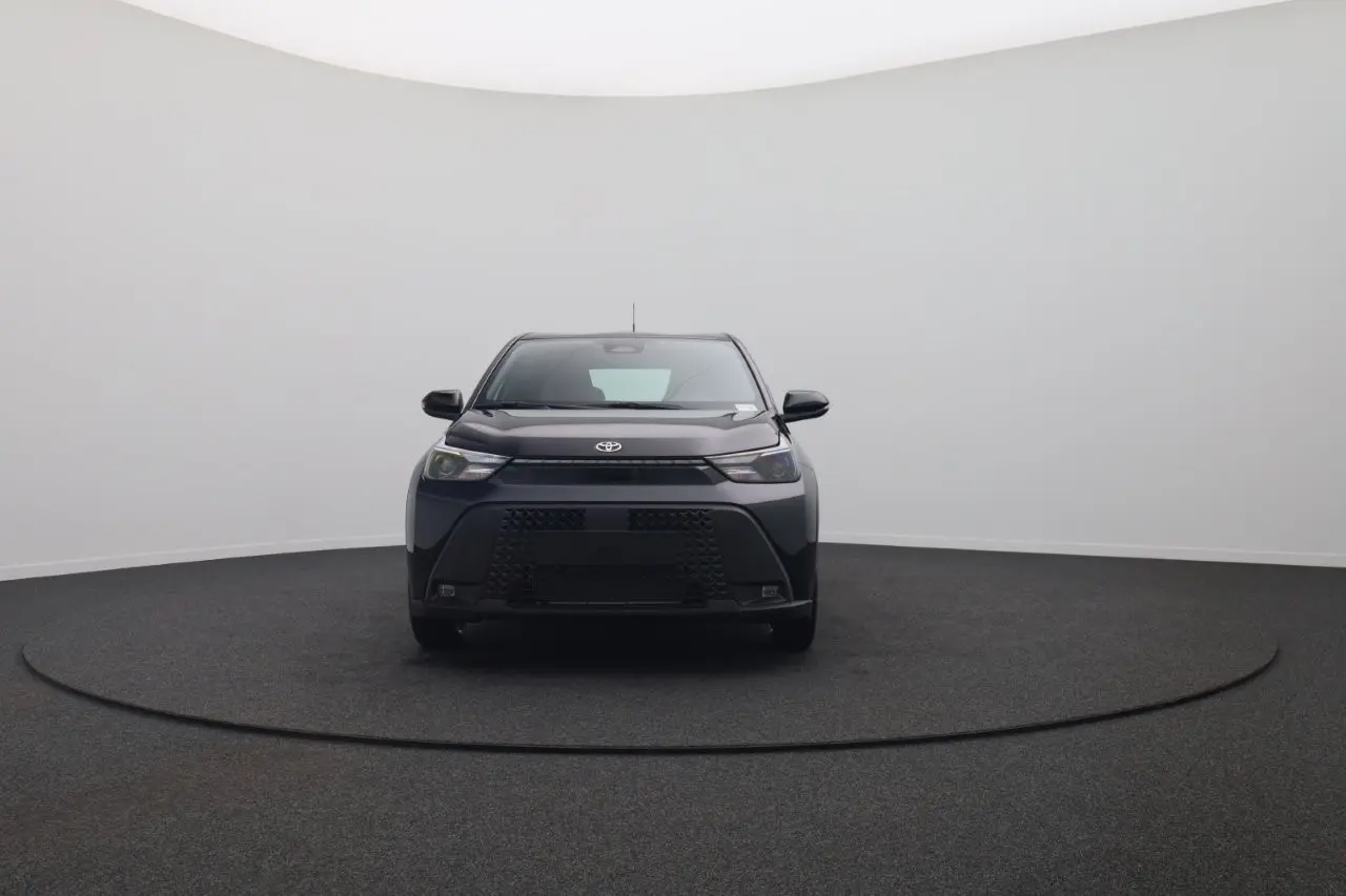 Toyota Aygo 1,5 85 kW automat rok 2026, czarny, 2 km, Niemcy — zdjęcie 8 z 23