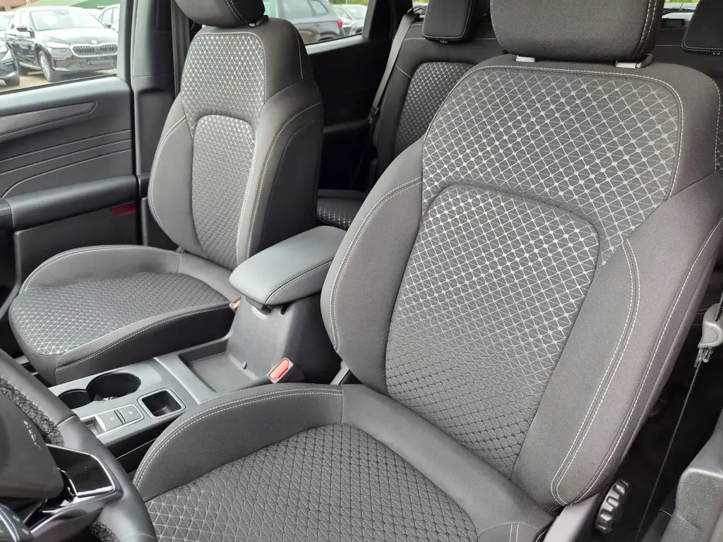 Ford Kuga Titanium 243 KM 2,5 PHEV 178 kW automat rok 2026, 2 km, Austria — zdjęcie 12 z 56